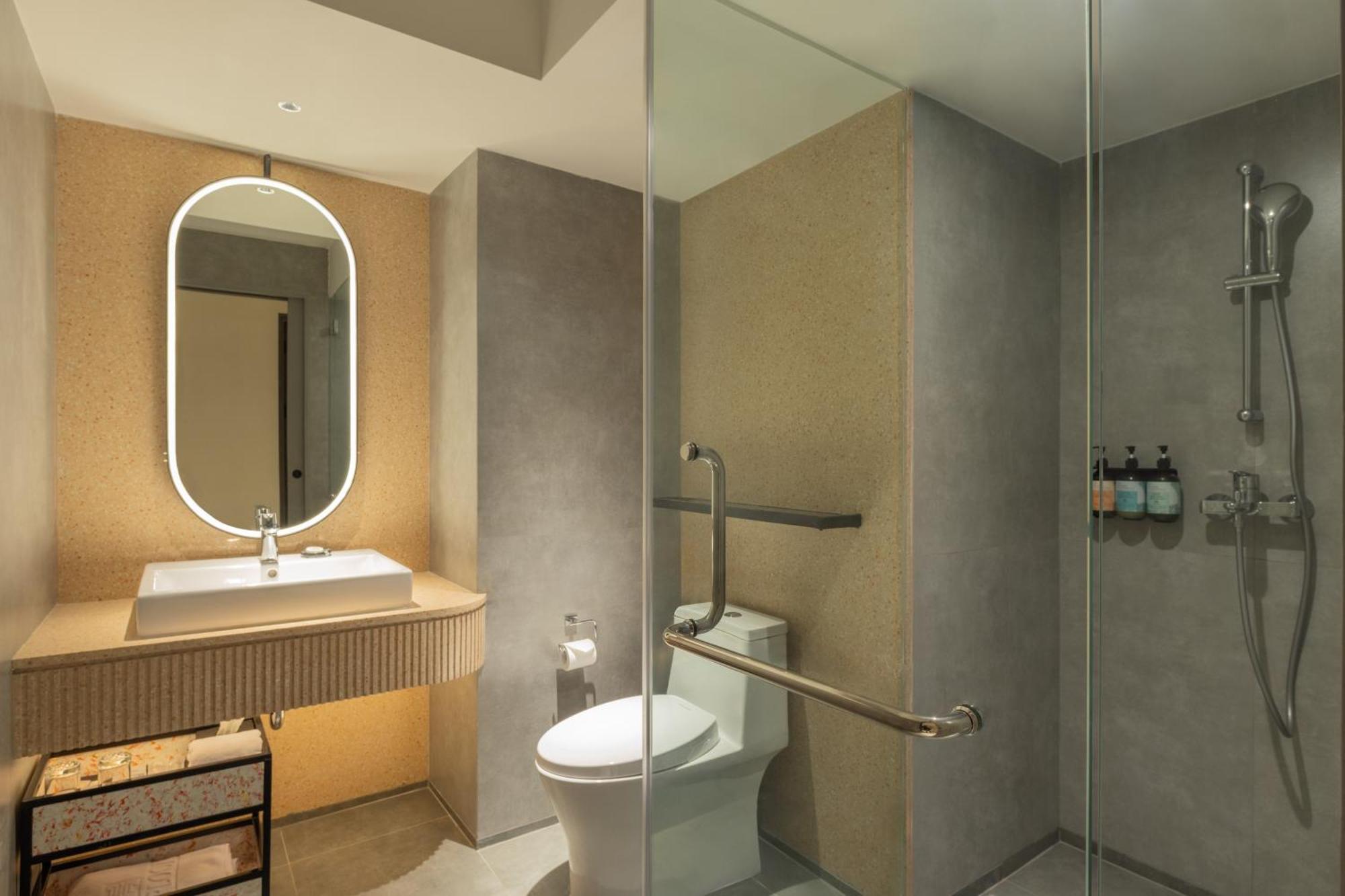Herloom Hotel & Residence Bsd Tangerang Bagian luar foto